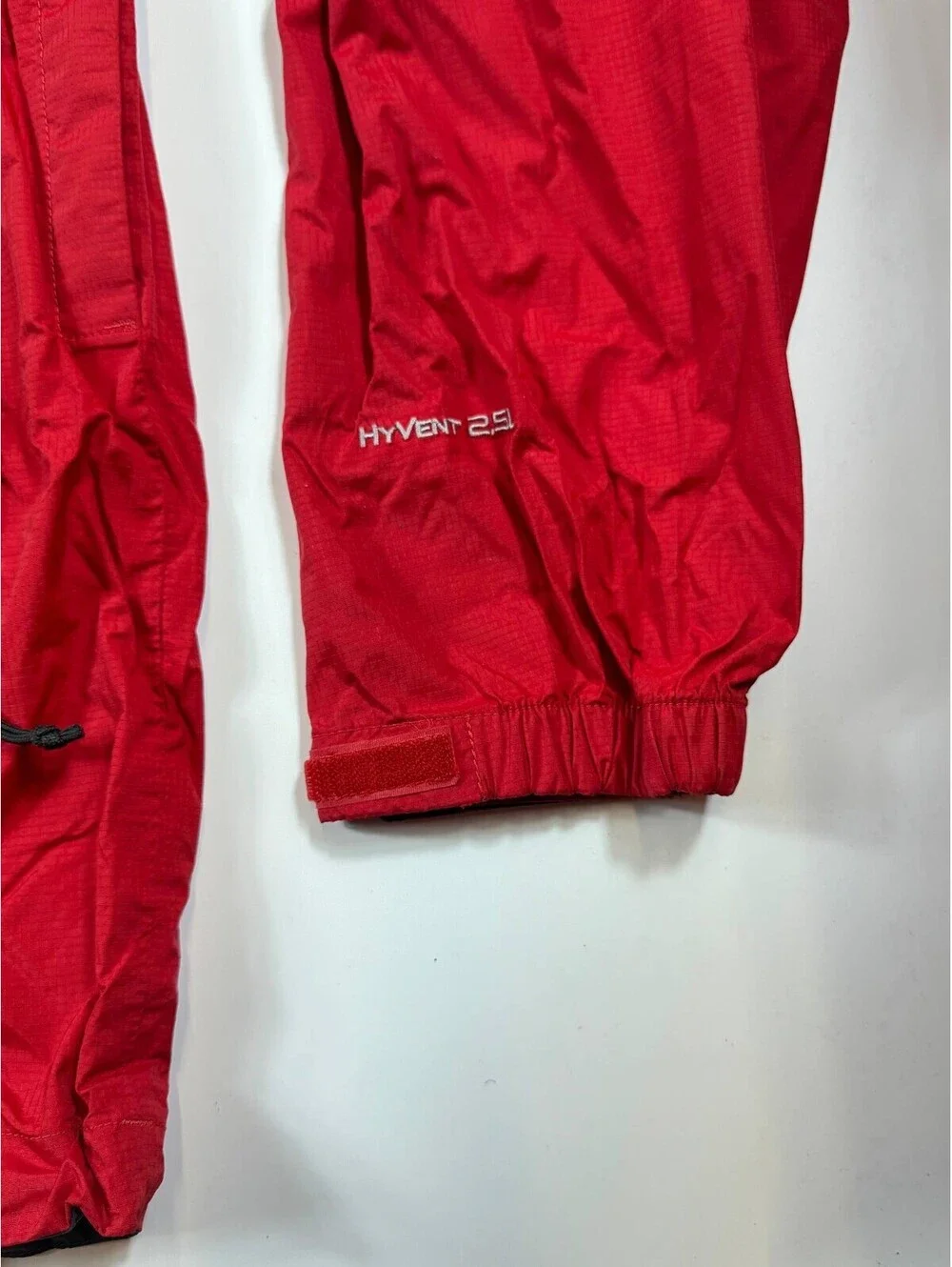 The North Face HyVent 2.5L Rain Jacket Mens XL Red Hooded Shell